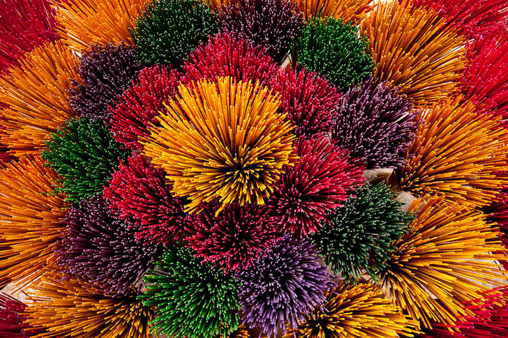 Разноцветные ароматические палочки