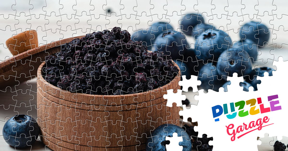 Dried and fresh blueberries Jigsaw Puzzle (Plants, Berries) Puzzle Garage