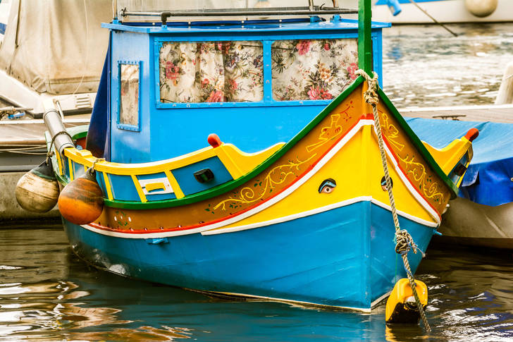 Maltská tradičná loď luzzu