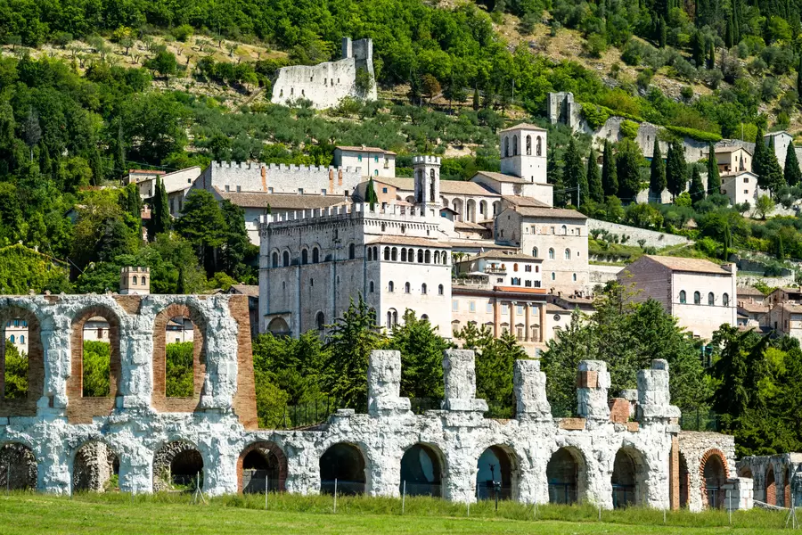 Άποψη του Gubbio από το ρωμαϊκό θέατρο