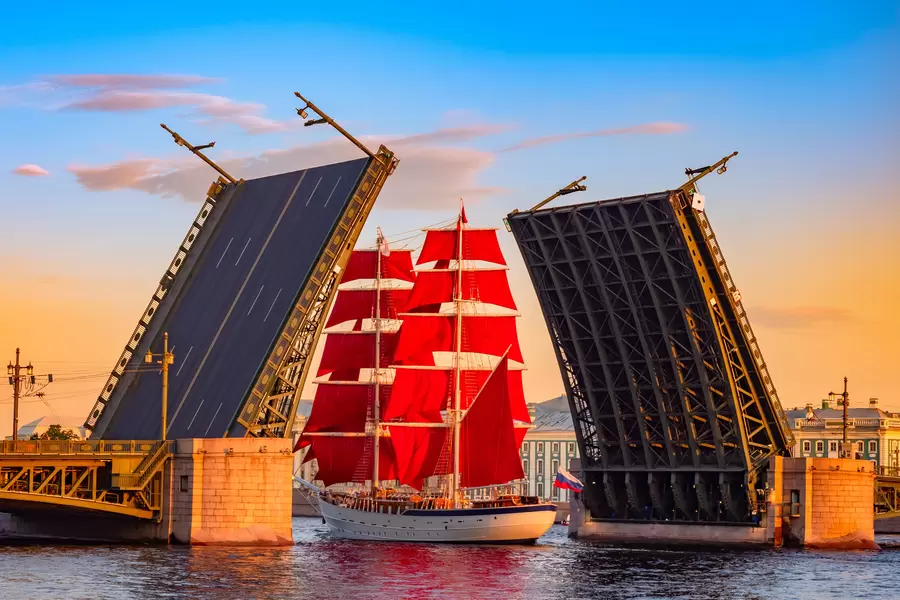 Palace bridge and ship
