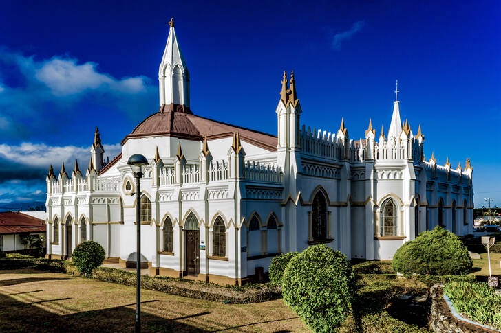Церковь Сан-Исидро-де-Эредия в Коста-Рике