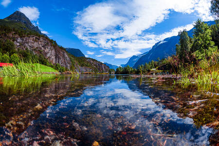 Sjön Lovatnet, Norge