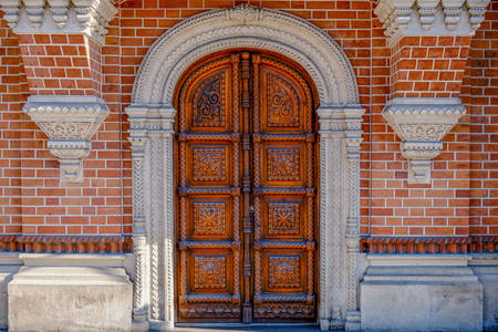 Die Tür des Hauses des Kaufmanns Igumnov