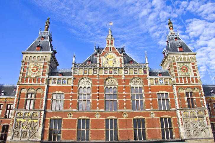 Architektura amsterdamského hlavního nádraží