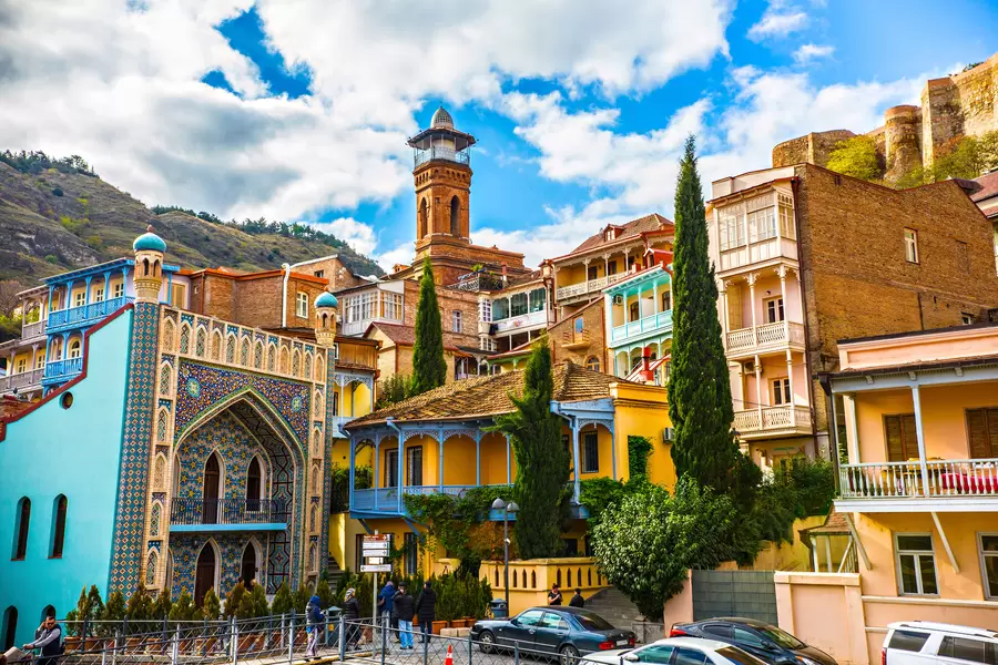 Widok na meczet w Tbilisi