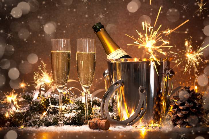 Yeni yıl için şampanya