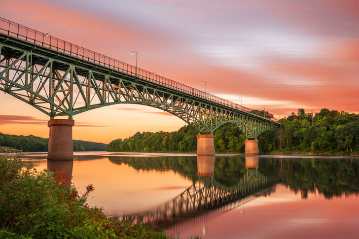 Puente conmemorativo, Augusta, Maine