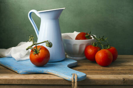 Tomaten en kruik