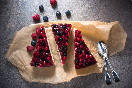 Cheesecake with wild berries