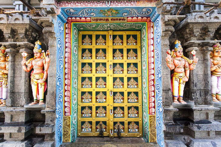 Egy hindu templom ajtói