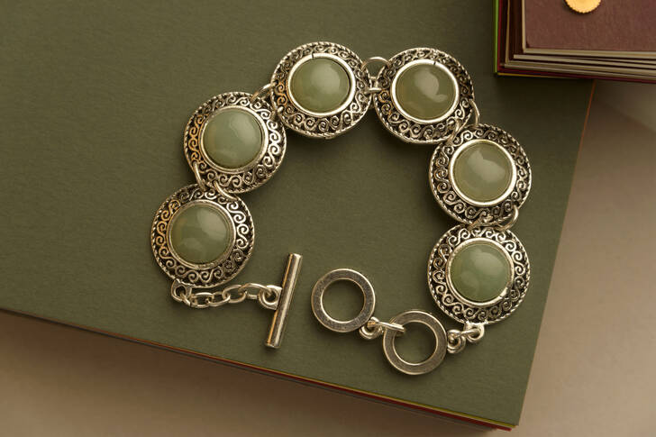 Silver bracelet with jade