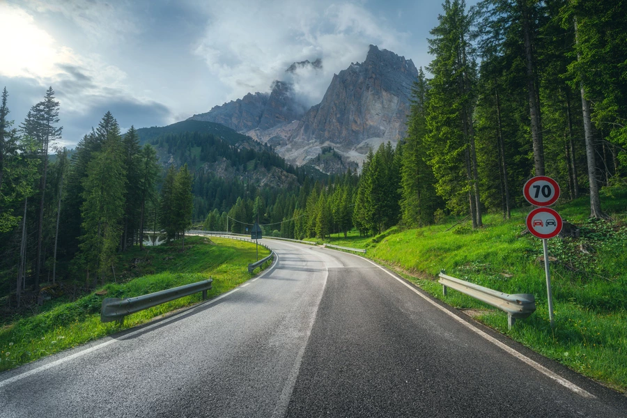 Snelweg in de Alpen