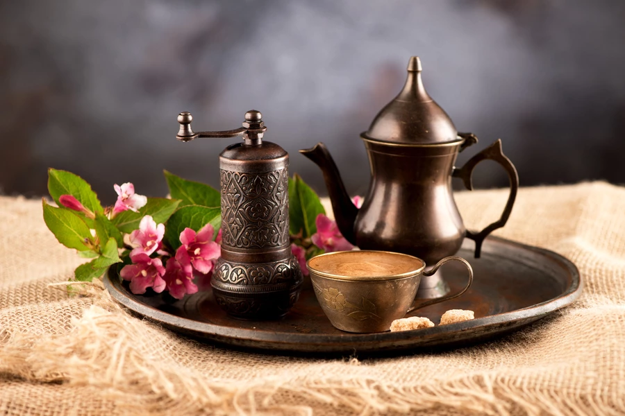 Service à café arabe traditionnel