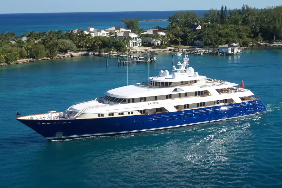 Yacht i havnen