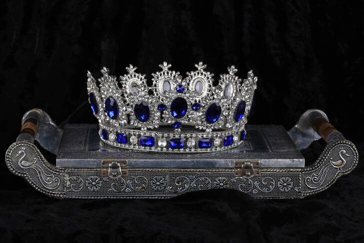 Diadem with stones