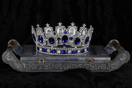 Taşlı diadem