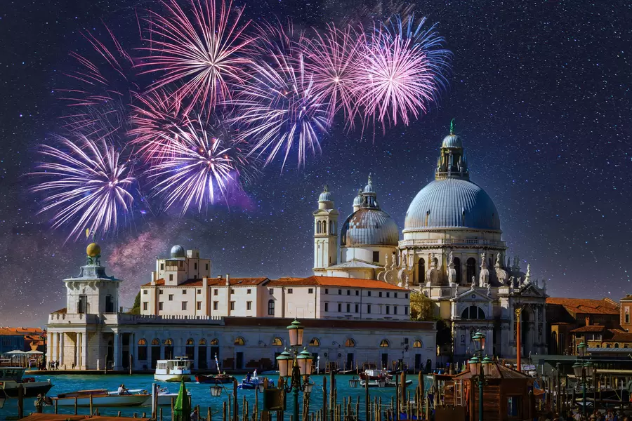 Fogos de artifício sobre Santa Maria della Salute