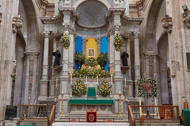 Altar in the Basilica of Our Lady of Guanajuato