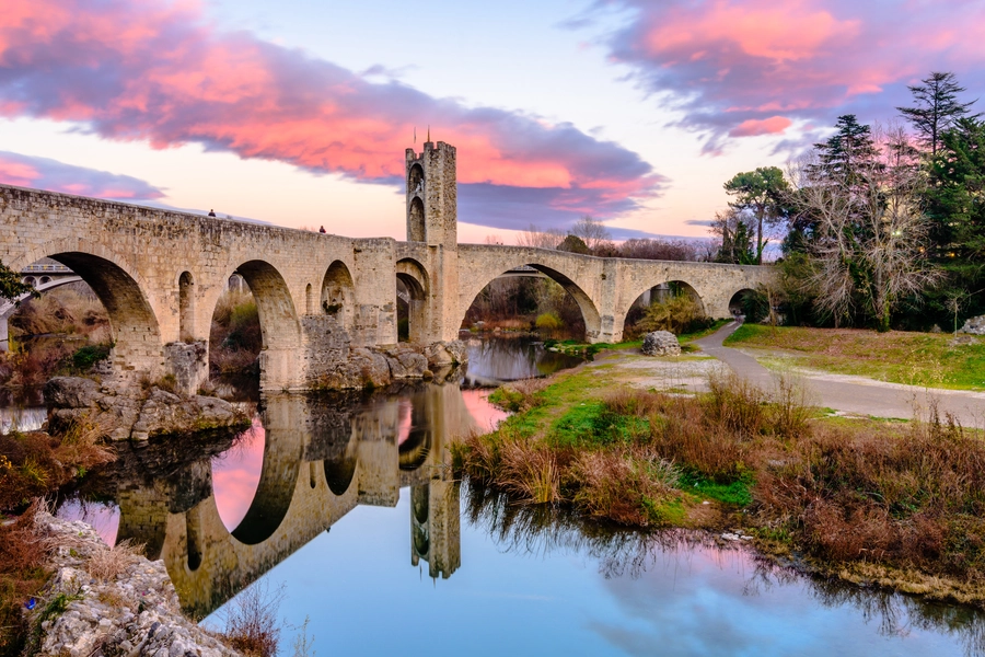 Most Besalu