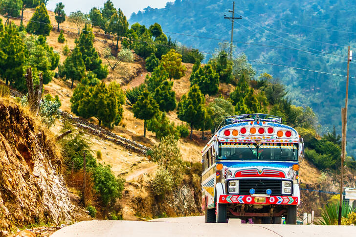 Autobuz școlar în Guatemala