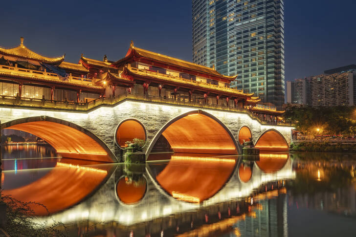Anshun Bridge in Chengdu