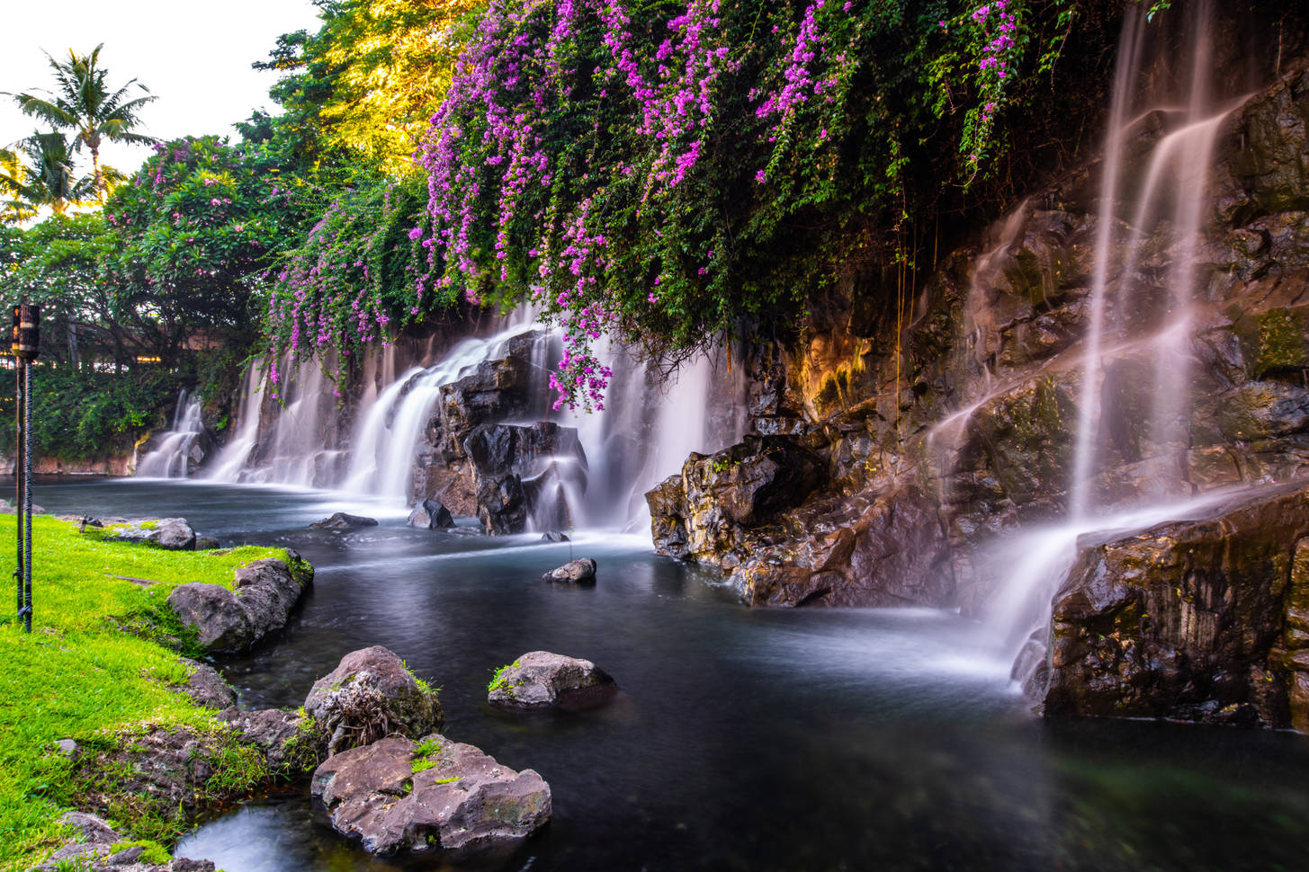 Beautiful waterfall in Hawaii Jigsaw Puzzle (Countries, USA) Puzzle