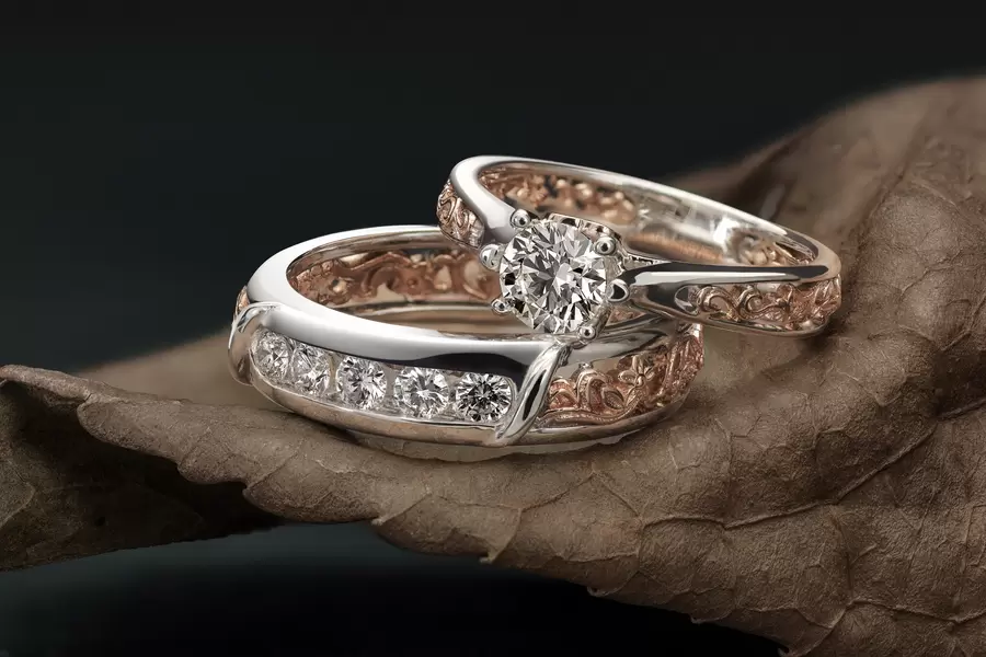 Anillos de boda con diamantes