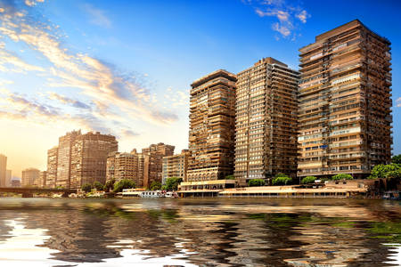 Gebäude am Ufer des Nils in Kairo