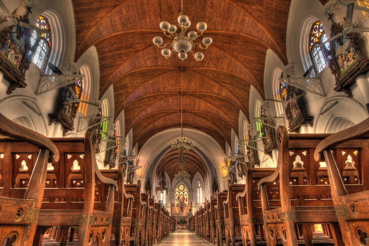 Interior view of Saint Thomas Cathedral