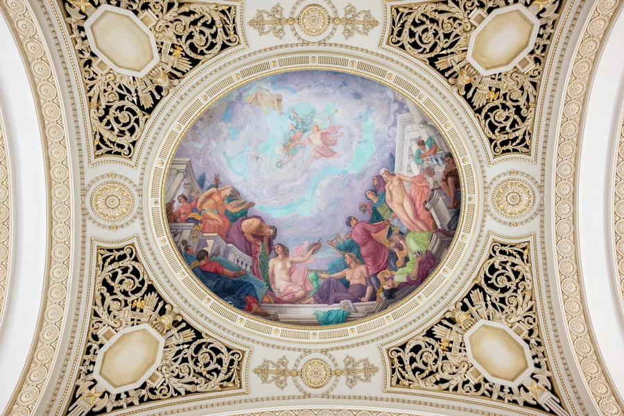 Sufit w Narodowym Muzeum Sztuki Rumunii