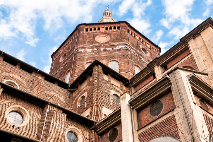 Fassade der Kathedrale von Pavia