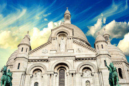 Sacré-Cœurin basilikaan julkisivu