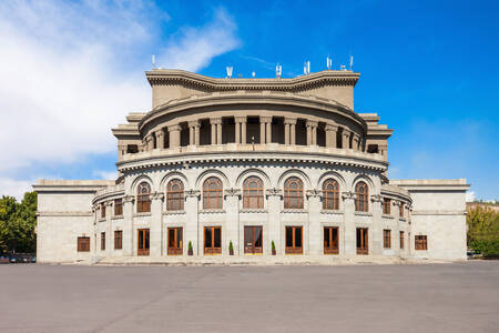 Alexander Spendiaryanról elnevezett Örmény Nemzeti Akadémiai Opera- és Balettszínház