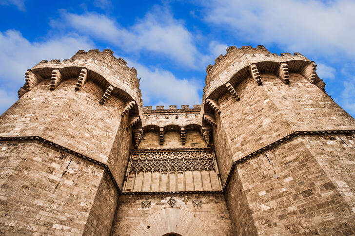 Valensiya'daki Serranos kuleleri