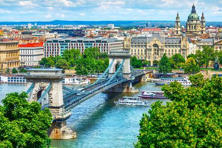 Мост над река Дунав