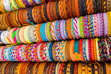 Vícebarevné kožené náramky