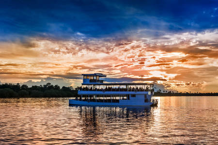 Zonsondergang op de Zambezi-rivier
