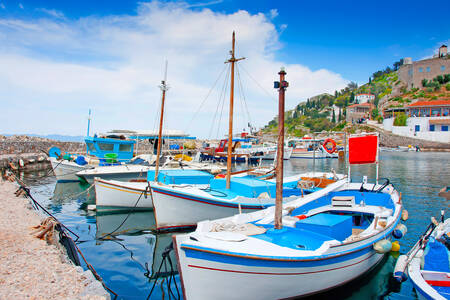 Bateaux de pêche blancs