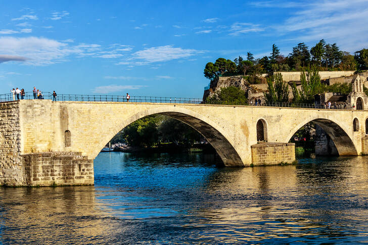 Jembatan Avignon