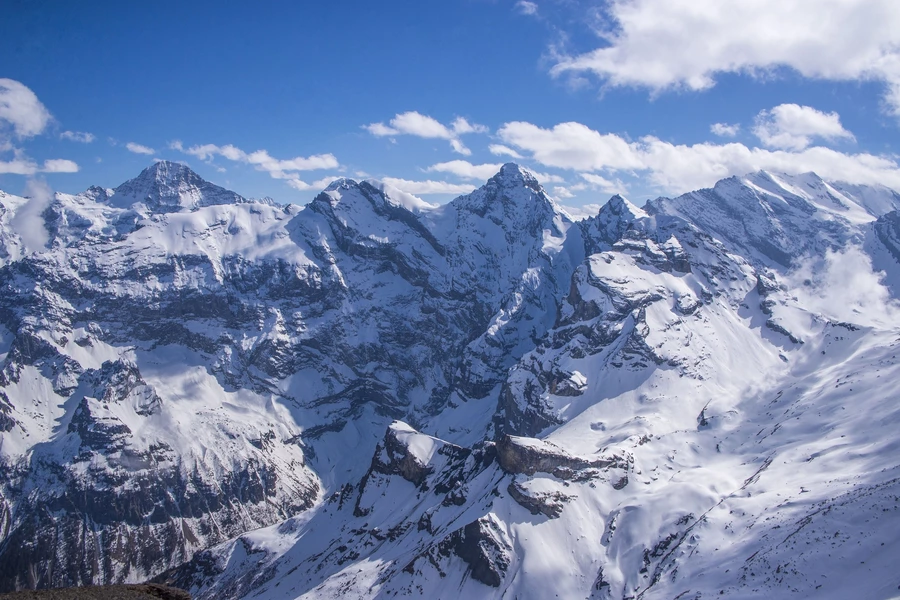 Alpes suisses sous la neige