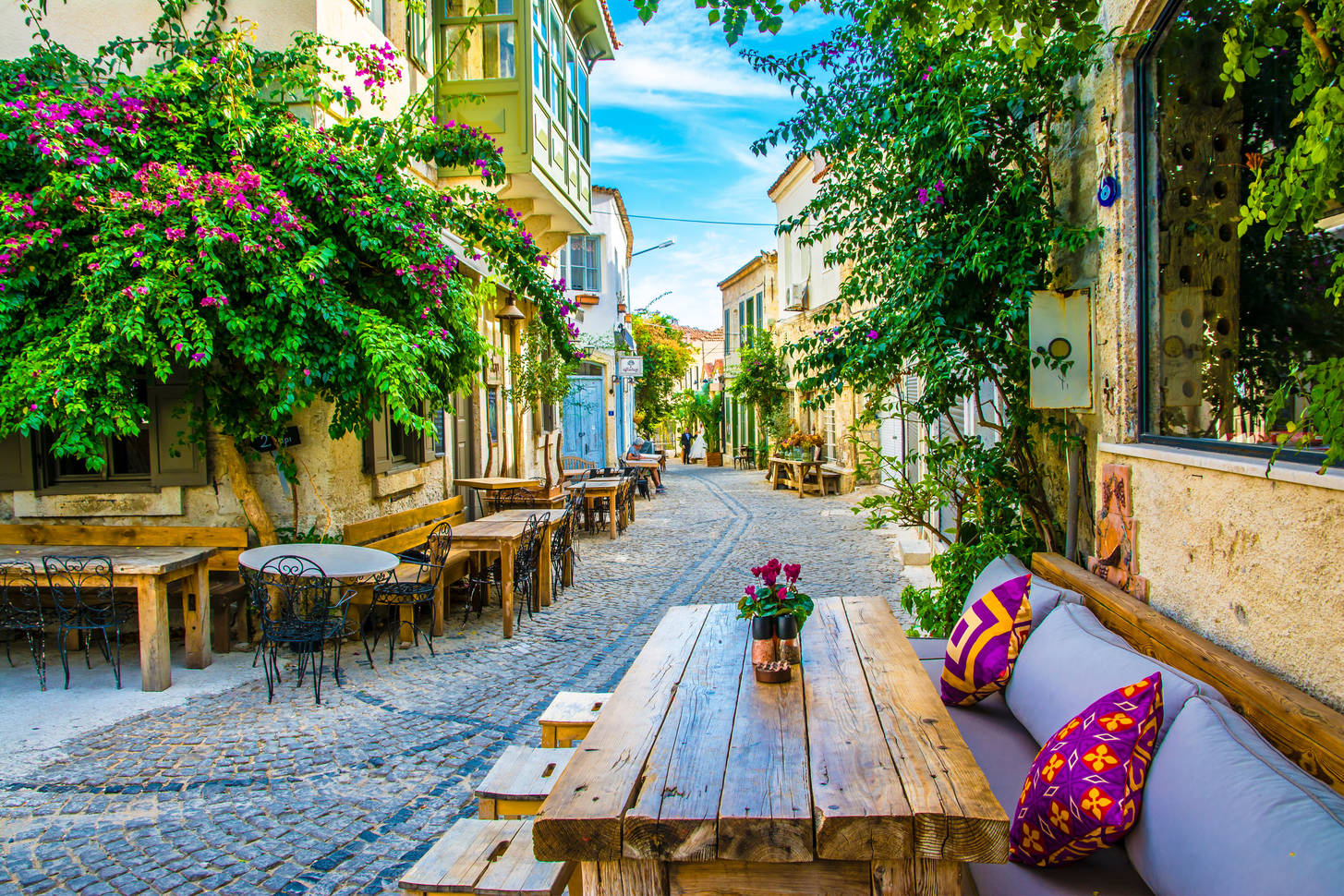 Street cafe in Alacati Jigsaw Puzzle (Countries, Turkey) | Puzzle Garage