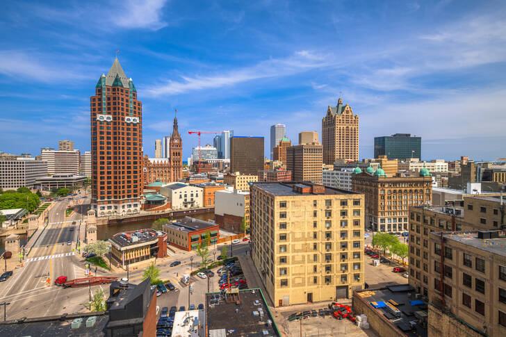 Milwaukee, VS