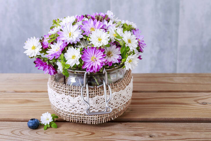 A bouquet of chrysanthemums on the table