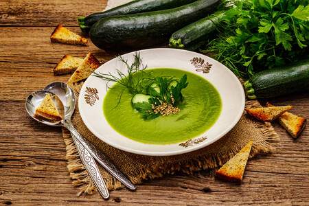 Cremet courgettesuppe