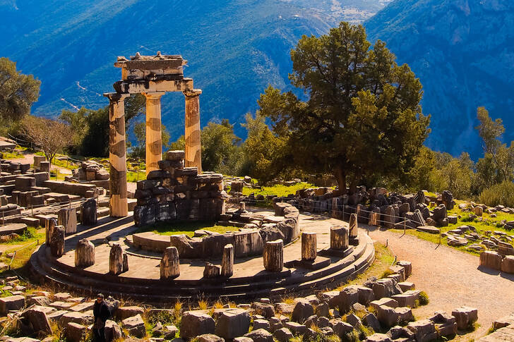 מקדש אפולו בדלפי