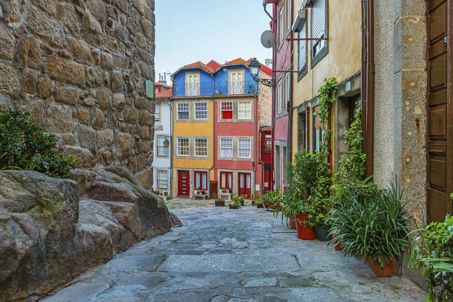 Sebuah jalan abad pertengahan di kota Porto