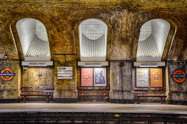 Plataforma da estação de metrô Baker Street