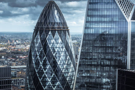 Vista de edifícios de escritórios em Londres