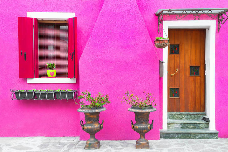 Fasáda domu v růžové